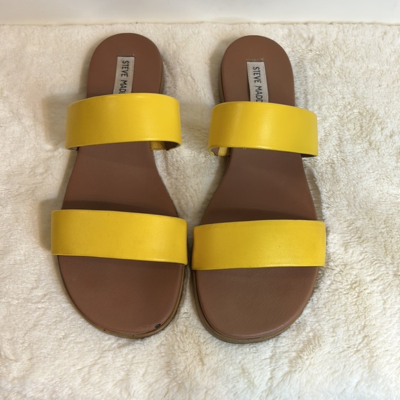 Steve Madden Dual Yellow Sandals - Picture 6 of 16